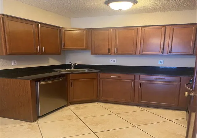 Homes for sale in Metairie, LA | 2305 Cleary Ave #217, Metairie, LA 70001 | MLS# 2539634