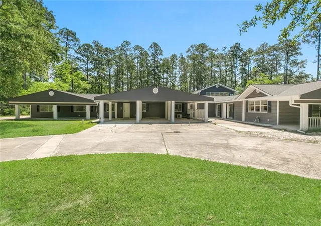 Homes for sale in Lacombe, LA | 60078 W Park Cir, Lacombe, LA 70445 | MLS# 2539874