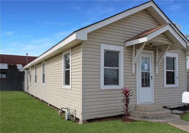 Photo 2 of Single family home for sale at 813 Williams Ave, Houma, LA 70364 | MLS# 2539967 | Listing updated on 2026-08-28