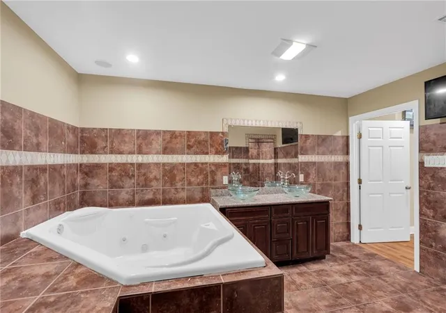 Photo 4 of Single family home for sale at 6427 Pines St Blvd, New Orleans, LA 70126 | MLS# 2540268 | Listing updated on 2026-07-20