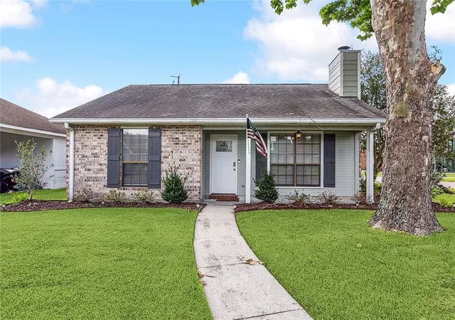 Homes for sale in Baton Rouge, LA | 759 Fountain View Dr, Baton Rouge, LA 70820 | MLS# 2540388