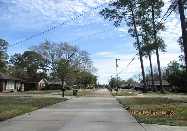 Homes for sale in Slidell, LA | 327 Dorset Dr, Slidell, LA 70458 | MLS# 2540737