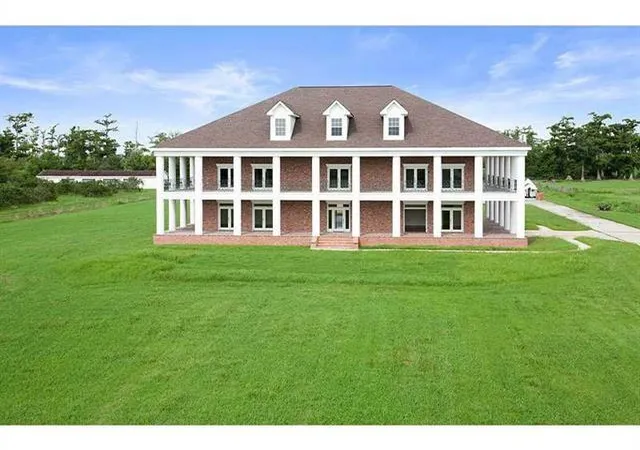 Photo 1 of Mansion for sale at 13864 Highway 23, Belle Chasse, LA 70037 | MLS# 2540159 | Listing updated on 2026-02-02