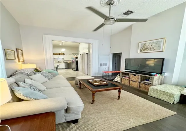 2nd image of 1827 Baronne St, New Orleans, LA 70113 | MLS# 2541125