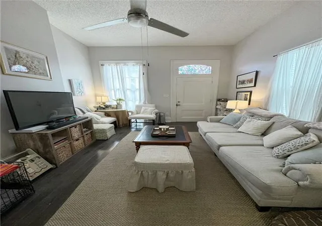 3rd image of 1827 Baronne St, New Orleans, LA 70113 | MLS# 2541125