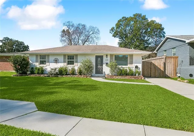 Homes for sale in Metairie, LA | 2408 Massachusetts Ave, Metairie, LA 70003 | MLS# 2541155