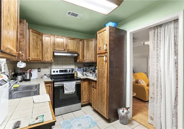 Homes for sale in New Orleans, LA | 6124 26 Baccich St, New Orleans, LA 70122 | MLS# 2541372