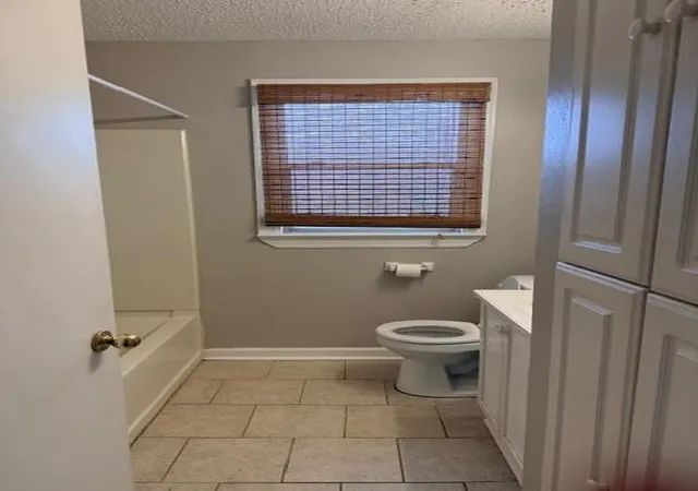 Listing Photo 4 - Condo for sale in building located at 450 Orion Ave, Metairie, LA 70005