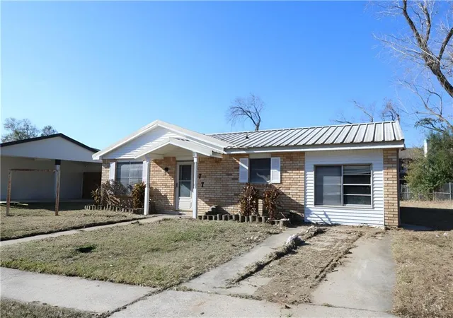 Photo 1 of Sale Pending at 377 Shadow Ln, La Place, LA 70068 | MLS# 2541224 | Listing updated on 2026-07-30