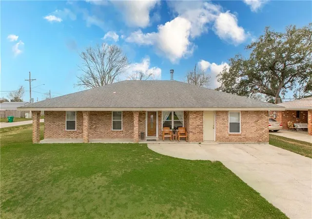 Homes for sale in Luling, LA | 226 Davis Dr, Luling, LA 70070 | MLS# 2541118