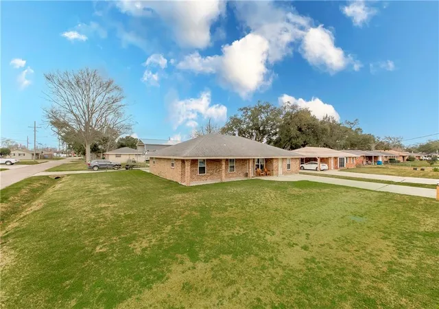Homes for sale in Luling, LA | 226 Davis Dr, Luling, LA 70070 | MLS# 2541118