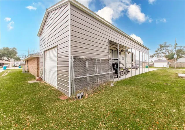 Homes for sale in Luling, LA | 226 Davis Dr, Luling, LA 70070 | MLS# 2541118