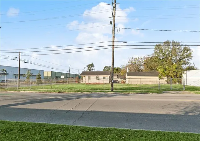 4th image of 938 Thayer St, New Orleans, LA 70114 | MLS# 2540127