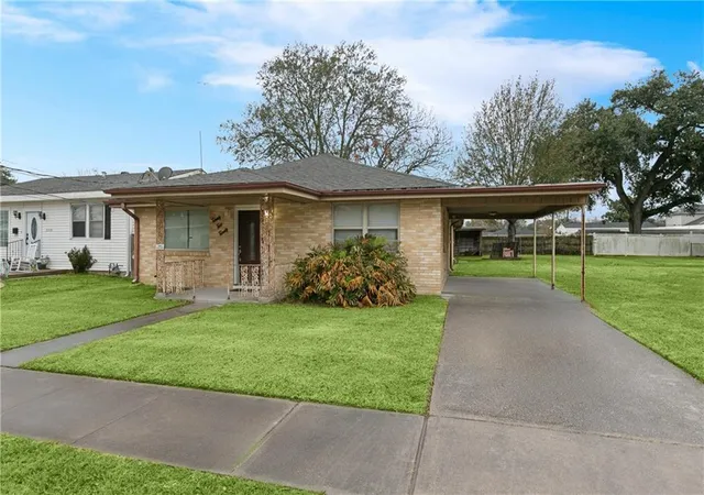 2nd image of 2220 Lyndell Dr, Chalmette, LA 70043 | MLS# 2541552