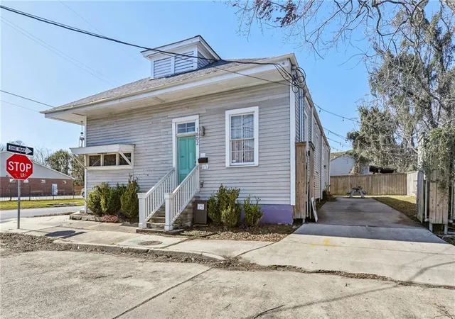 Homes for sale in New Orleans, LA | 1602 Louisa St, New Orleans, LA 70117 | MLS# 2541600