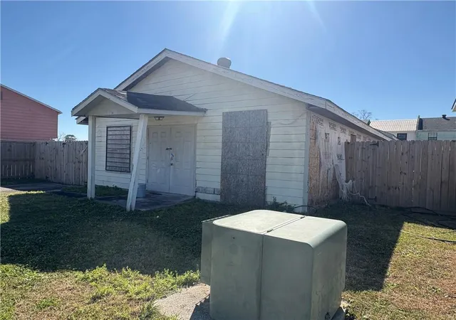 Homes for sale in Marrero, LA | 6739 Carver Dr, Marrero, LA 70072 | MLS# 2541890