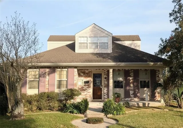 Photo 1 of Single family home for sale at 901 Rosa Ave, Metairie, LA 70005 | MLS# 2538533 | Listing updated on 2026-07-30