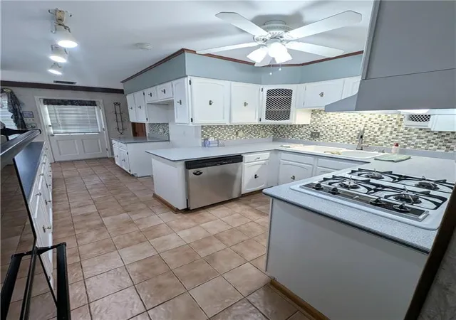 Photo 4 of Single family home for sale at 901 Rosa Ave, Metairie, LA 70005 | MLS# 2538533 | Listing updated on 2026-07-30