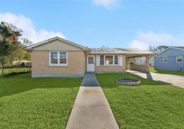 Homes for sale in New Orleans, LA | 2038 Lauradale Dr, New Orleans, LA 70114 | MLS# 2542268