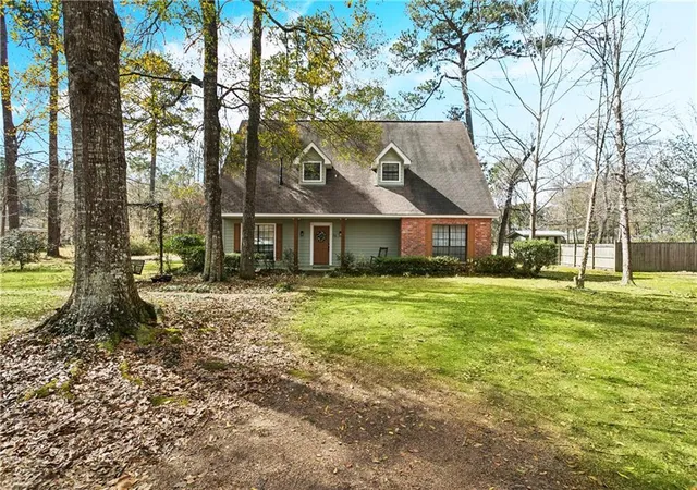 2nd image of 34 Kathleen Dr, Covington, LA 70433 | MLS# 2542325