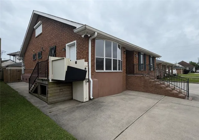 Homes for sale in Chalmette, LA | 8412 Colonel Dr, Chalmette, LA 70043 | MLS# 2542222