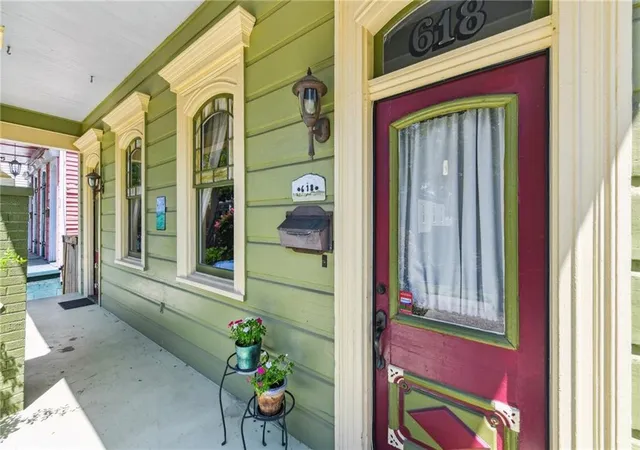 Homes for sale in New Orleans, LA | 618 Belleville St, New Orleans, LA 70114 | MLS# 2542326