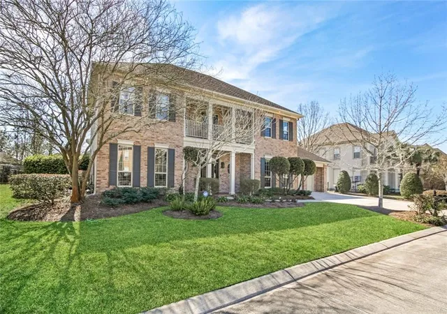 2nd image of 19 Pinehurst Dr, New Orleans, LA 70131 | MLS# 2531064