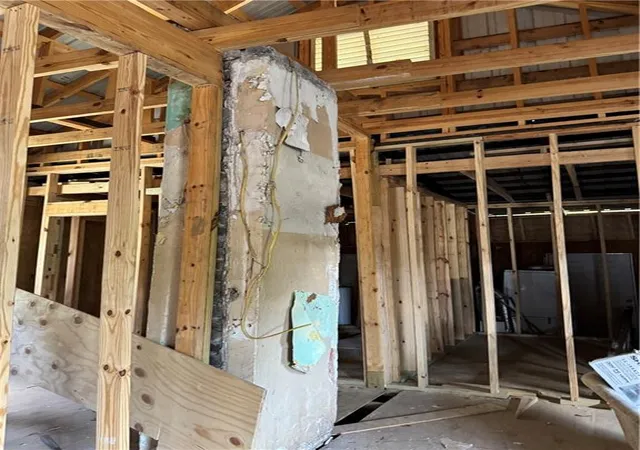 Listing Photo 4 - Condo for sale in building located at 830 32 Lamarque St, New Orleans, LA 70114