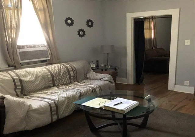 Listing Photo 4 - Condo for sale in building located at 525-527 Monroe St, Gretna, LA 70053