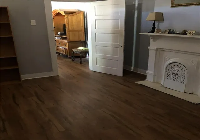 Listing Photo 5 - Condo for sale in building located at 525-527 Monroe St, Gretna, LA 70053