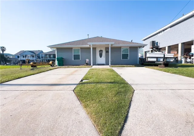 Photo 14 of Single family home for sale at 4920 Fran Ln, Barataria, LA 70036 | MLS# 2542189 | Listing updated on 2026-03-13