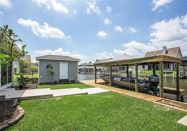 Photo 3 of Single family home for sale at 4920 Fran Ln, Barataria, LA 70036 | MLS# 2542189 | Listing updated on 2026-03-13
