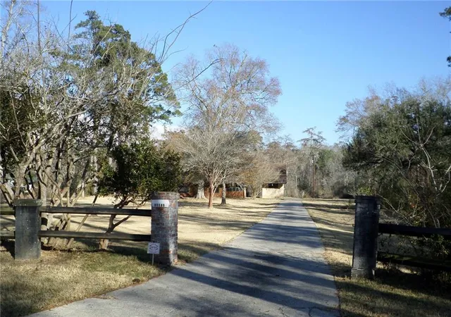 Homes for sale in Lacombe, LA | 61189 Dogwood Dr, Lacombe, LA 70445 | MLS# 2542796