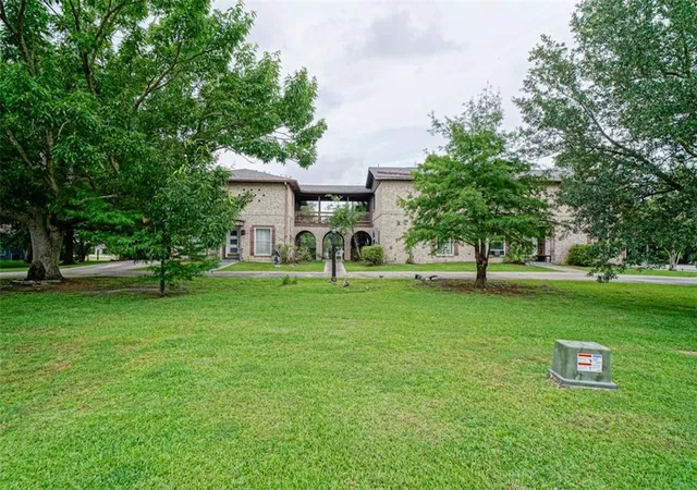 Photo 2 of Single family home for sale at 528 Legendre Dr, Slidell, LA 70460 | MLS# 2542550 | Listing updated on 2026-08-28