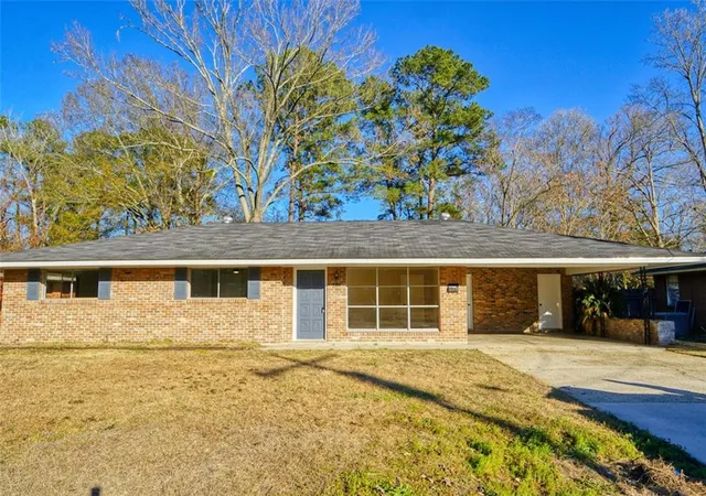 Homes for sale in Baton Rouge, LA | 3174 Oakcrest Dr, Baton Rouge, LA 70814 | MLS# 2543127