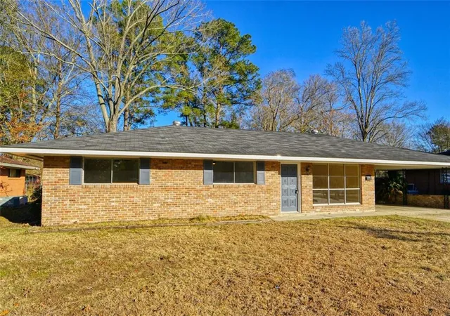 Homes for sale in Baton Rouge, LA | 3174 Oakcrest Dr, Baton Rouge, LA 70814 | MLS# 2543127