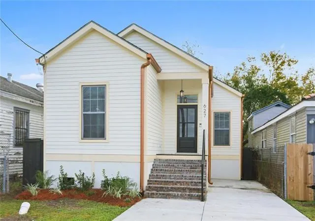 Homes for sale in New Orleans, LA | 627 Gordon St, New Orleans, LA 70117 | MLS# 2543231