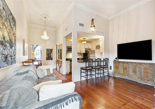 4th image of 718 Barracks St, New Orleans, LA 70116