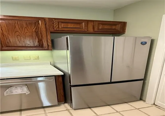 2nd image of 936 Conti St, New Orleans, LA 70112