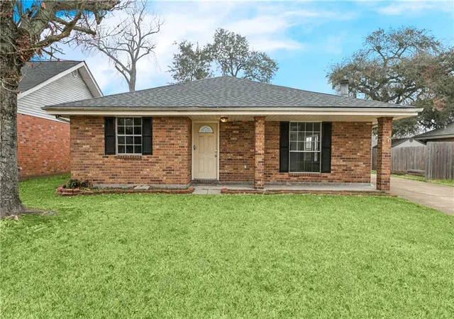 Homes for sale in Destrehan, LA | 233 Ormond Village Dr, Destrehan, LA 70047 | MLS# 2543383