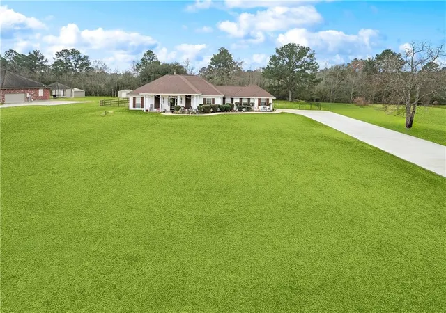 2nd image of 15184 Arleen Normand Dr, Covington, LA 70435 | MLS# 2540339