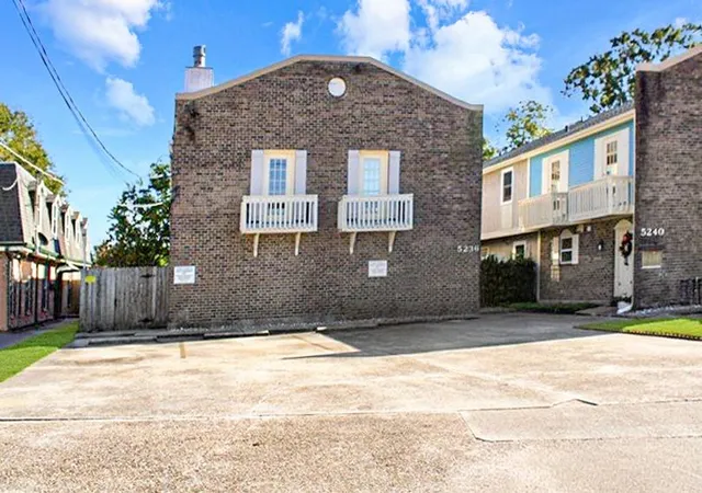 Homes for sale in Metairie, LA | 5236 Quincy St #3, Metairie, LA 70003 | MLS# 2543782