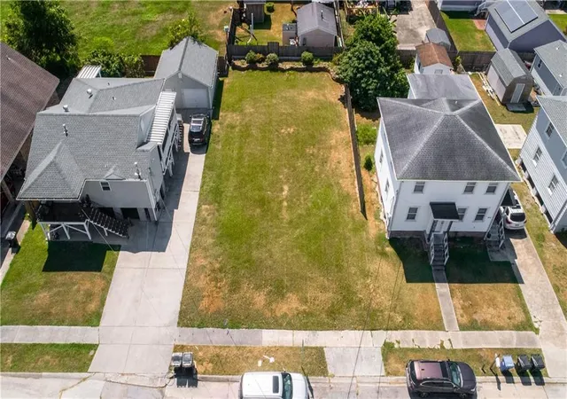 Homes for sale in New Orleans, LA | 6220 Cameron Blvd, New Orleans, LA 70122 | MLS# 2543800