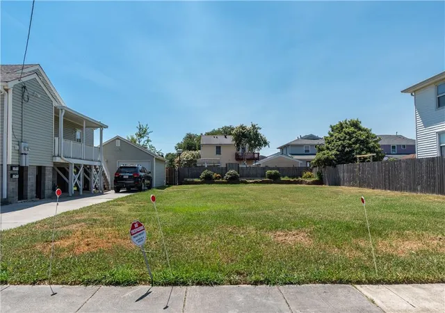 Homes for sale in New Orleans, LA | 6220 Cameron Blvd, New Orleans, LA 70122 | MLS# 2543800