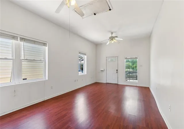 4th image of 2755 Palmyra St, New Orleans, LA 70119 | MLS# 2543854