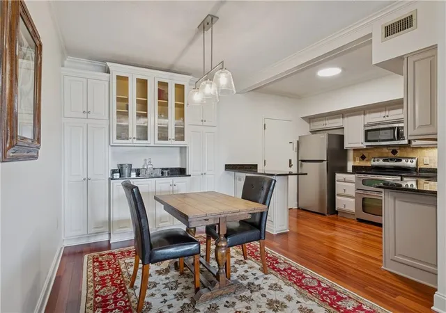 4th image of 1750 Saint Charles Ave, New Orleans, LA 70130