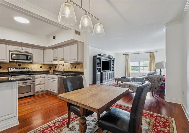 5th image of 1750 Saint Charles Ave, New Orleans, LA 70130