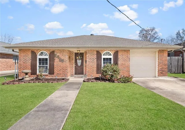 Homes for sale in Metairie, LA | 1409 Kent Ave, Metairie, LA 70001 | MLS# 2543153