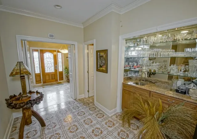 Homes for sale in New Orleans, LA | 11111 Lake Forest Blvd, New Orleans, LA 70128 | MLS# 2541275