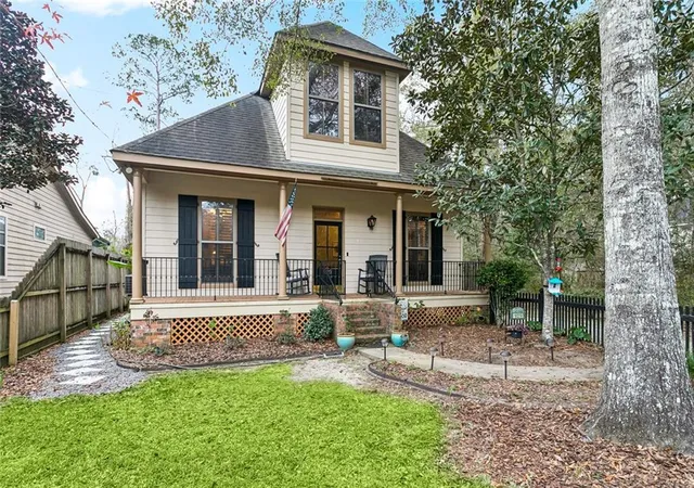 2nd image of 929 W 17 Ave, Covington, LA 70433 | MLS# 2543930